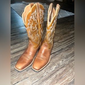 ARIAT BOOTS